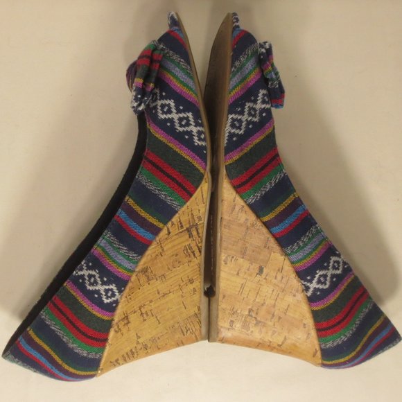 American Eagle Shoes Colorful Ethnic Stripe Print Fabric Peep Toe Wedges Size 8 - Picture 4 of 8